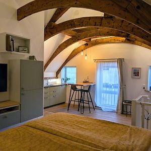 B&B TxL